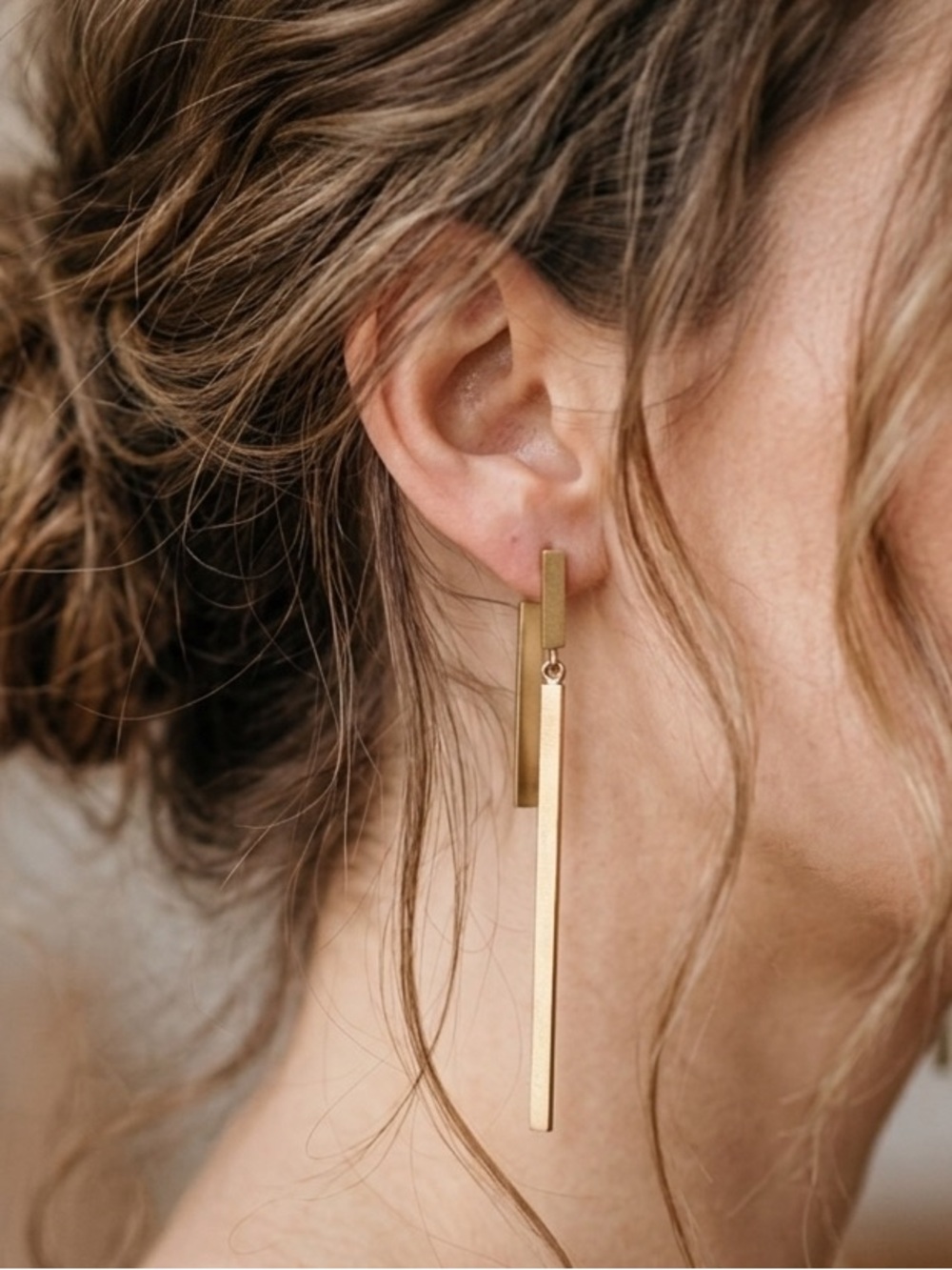 NWT Matte Gold Linear Bar Drop Earrings | Minimalist Geometric Dangle
